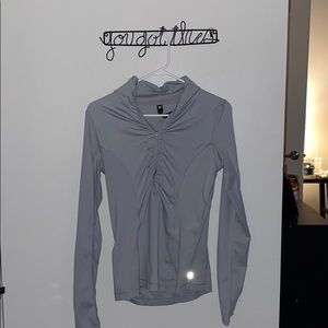 Women’s grey fit pullover